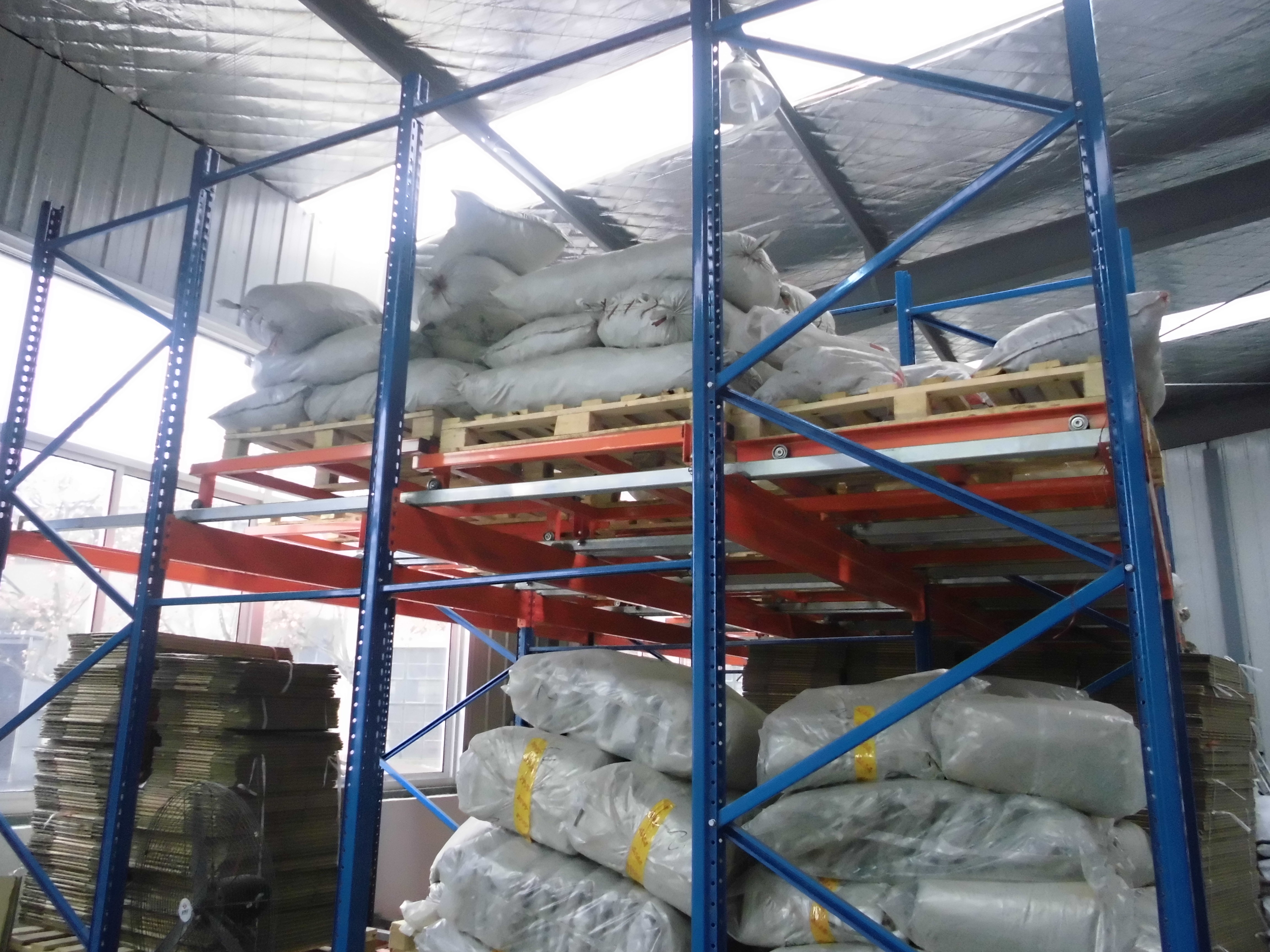 High Effective Heavy Duty Warehouse Storage Racking Push Back Pallet Rack