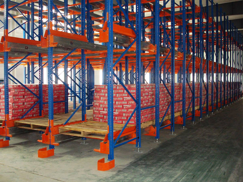 High-Capacity Drive-In Pallet Racking System Drive-Through Pallet Rack For Storage Warehouses