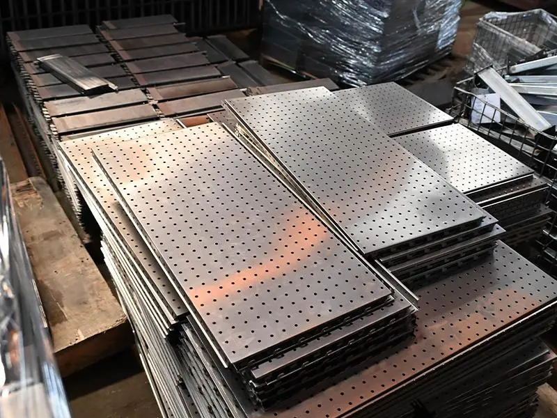Deburring and edge polishing