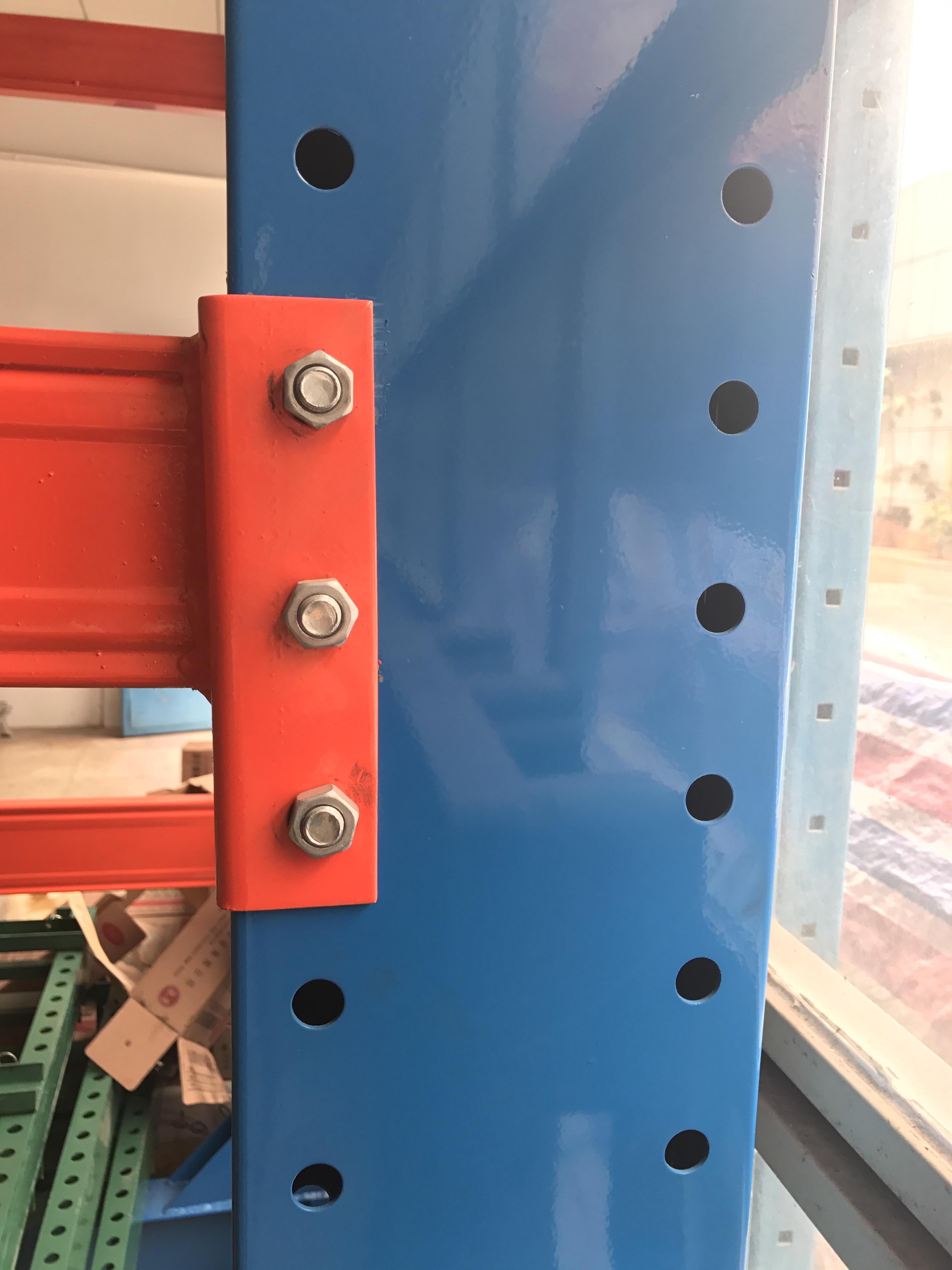 Cantilever Upright Component