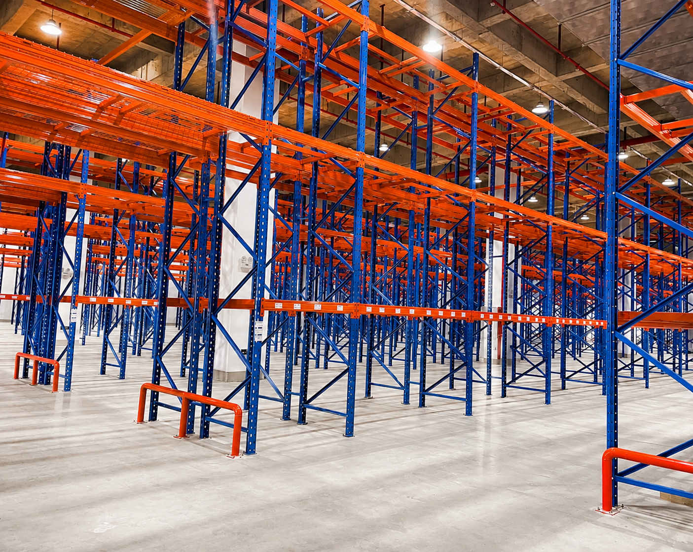 High Density Warehouse Storage Solution Distribution Center Equipment Steel Selective Pallet Rack