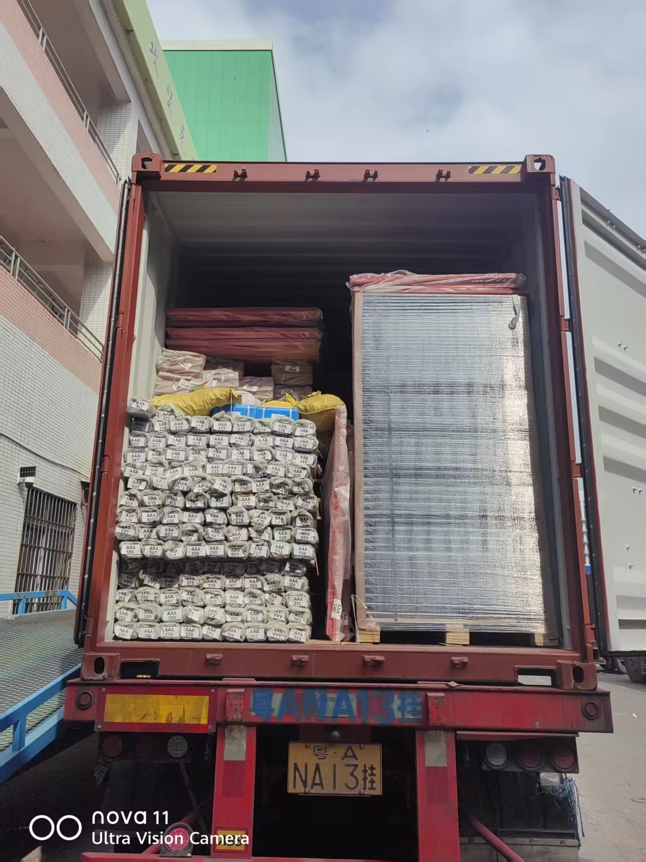 Pallet Rack Loading 2
