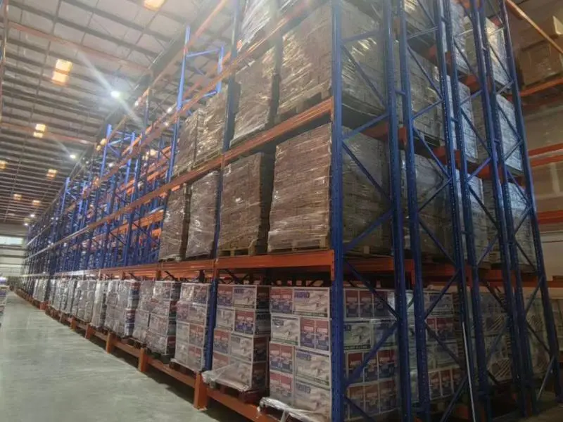 Food and beverage warehouse pallet flow racking