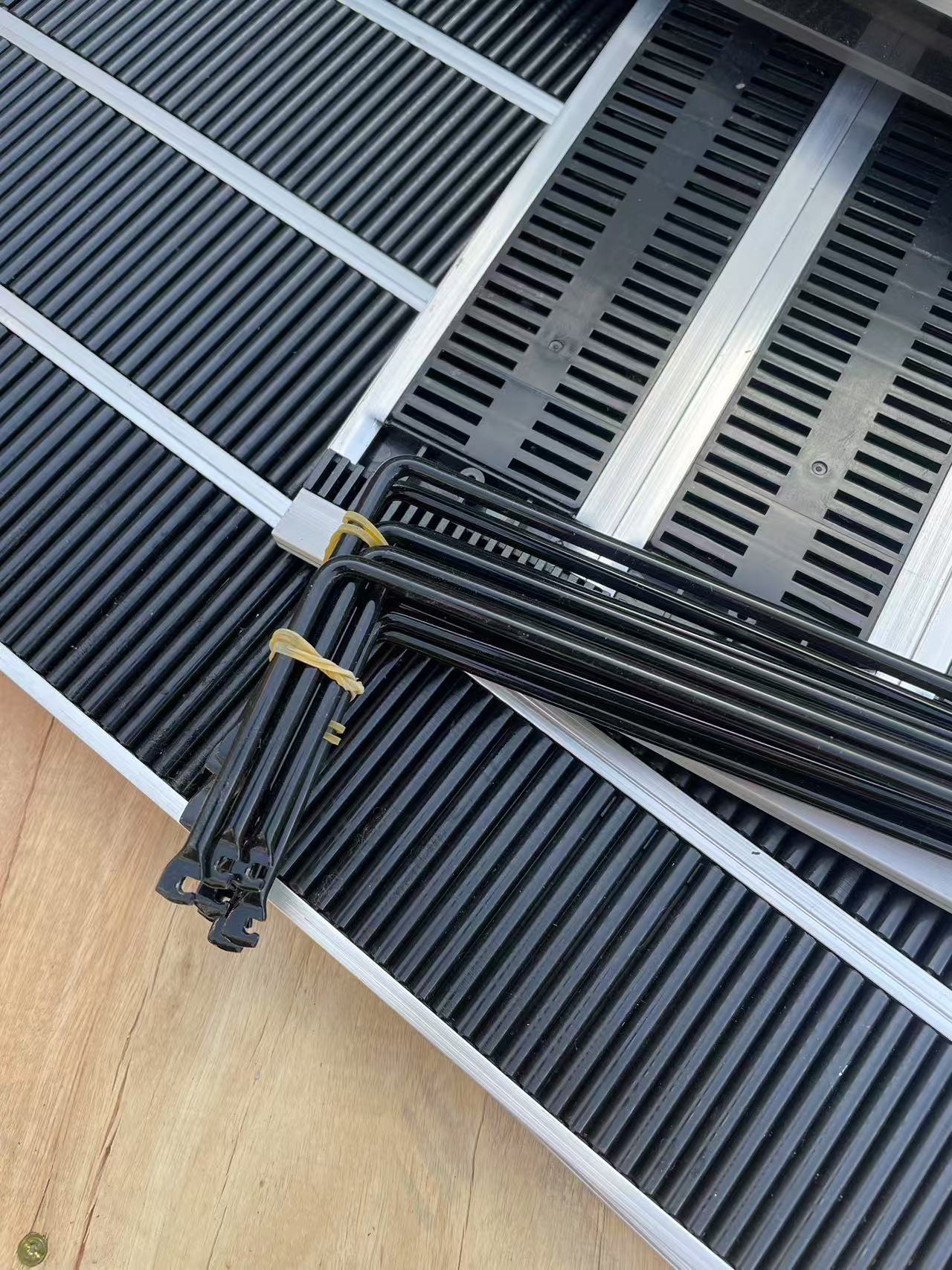 YIJIA Cold Storage Gravity Feed Roller Rack Sliding Shelf System 7 Shelves Stainless Steel Iron Acrylic Metal Customized Size