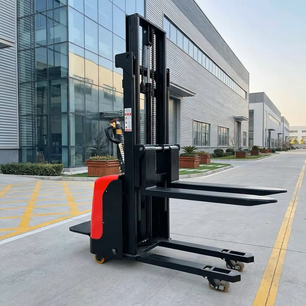 Rugged All Terrain Electric Stacker 1.5T 2T Off-road Stacker For Rough Ground CE High-Performance Warehouse Lift Stacker